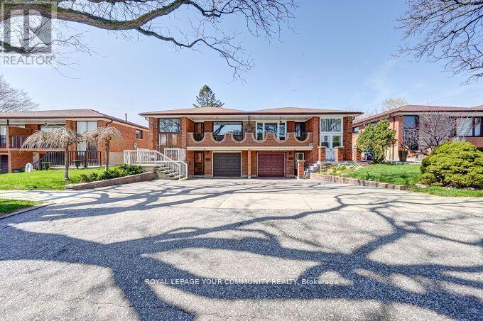 43 Starview Drive, Toronto (Humberlea-Pelmo Park), Ontario  M9M 1K7 - Photo 1 - W9004242