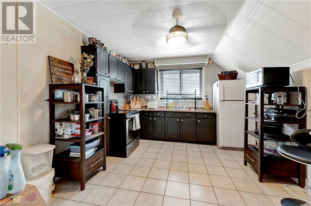 39 Port Street, Brantford, Ontario  N3S 1Y3 - Photo 18 - 40648360