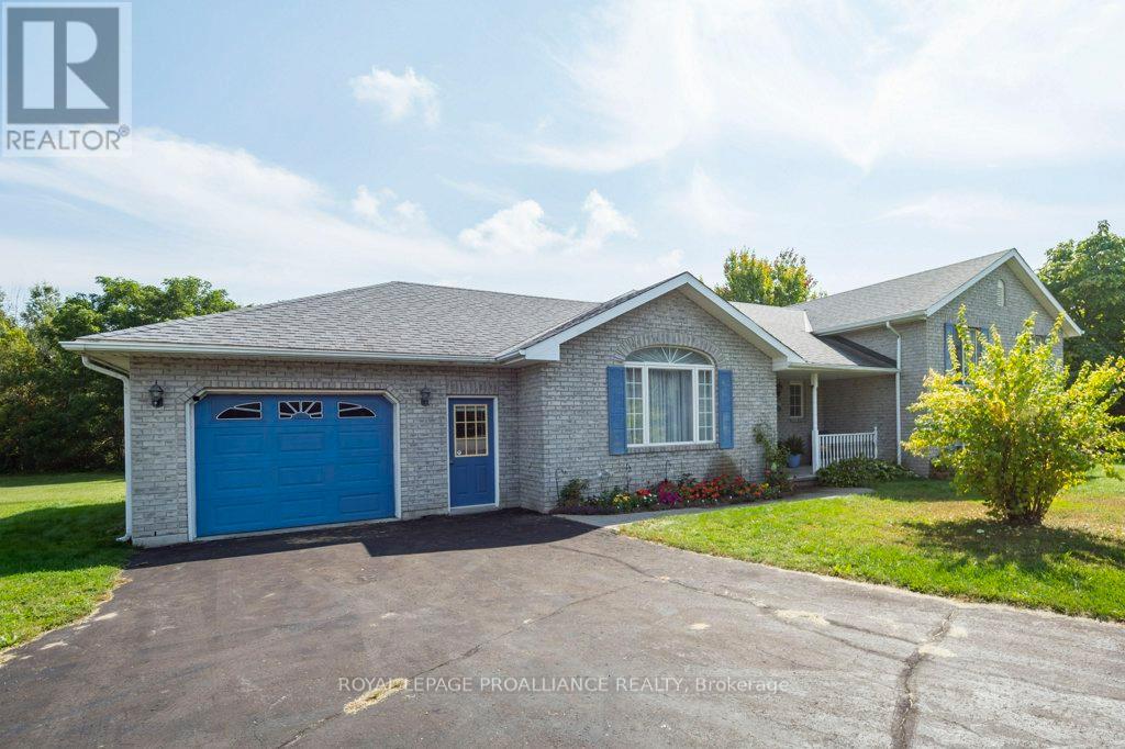 1 Fraserglen Court, Quinte West, Ontario  K8V 5P4 - Photo 3 - X9355237