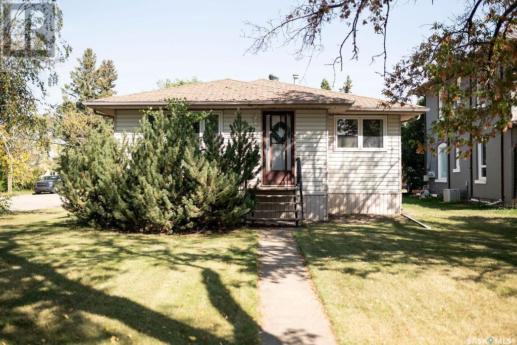 222 Macleod Avenue W, Melfort, Saskatchewan  S0E 1A0 - Photo 1 - SK983154