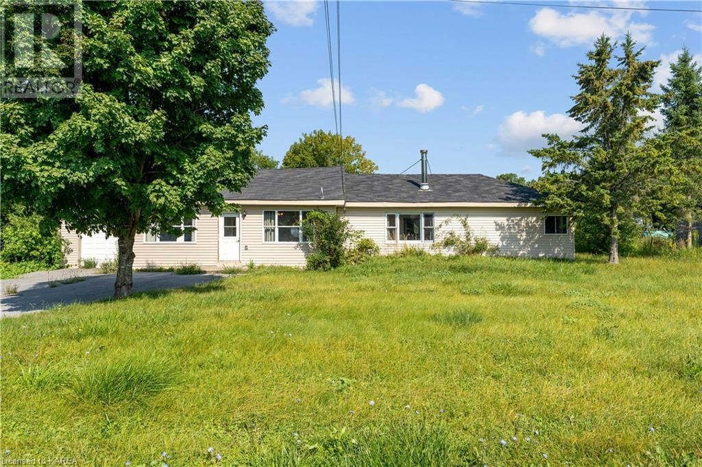 4999 Bath Road, Bath, Ontario  K0H 1G0 - Photo 2 - 40649120