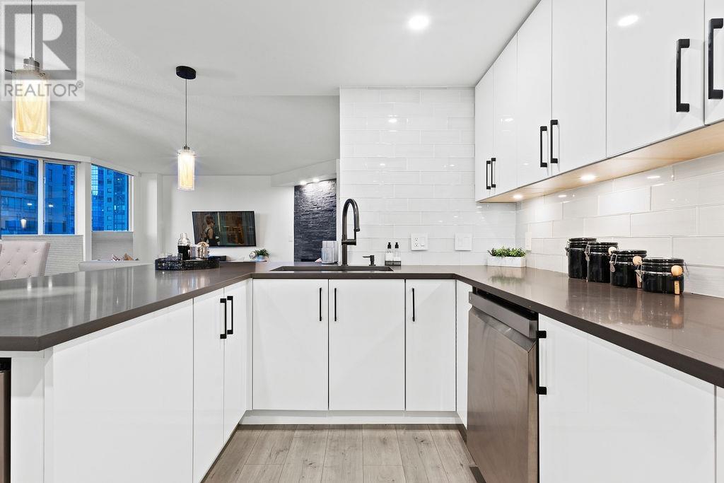 Listing Picture 8 of 26 : 301 789 JERVIS STREET, Vancouver / 溫哥華 - 魯藝地產 Yvonne Lu Group - MLS Medallion Club Member