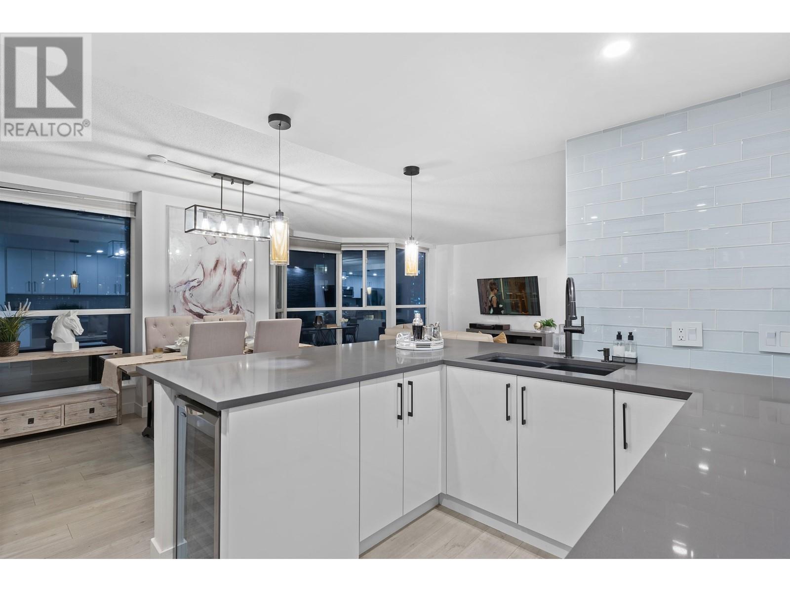 Listing Picture 9 of 26 : 301 789 JERVIS STREET, Vancouver / 溫哥華 - 魯藝地產 Yvonne Lu Group - MLS Medallion Club Member