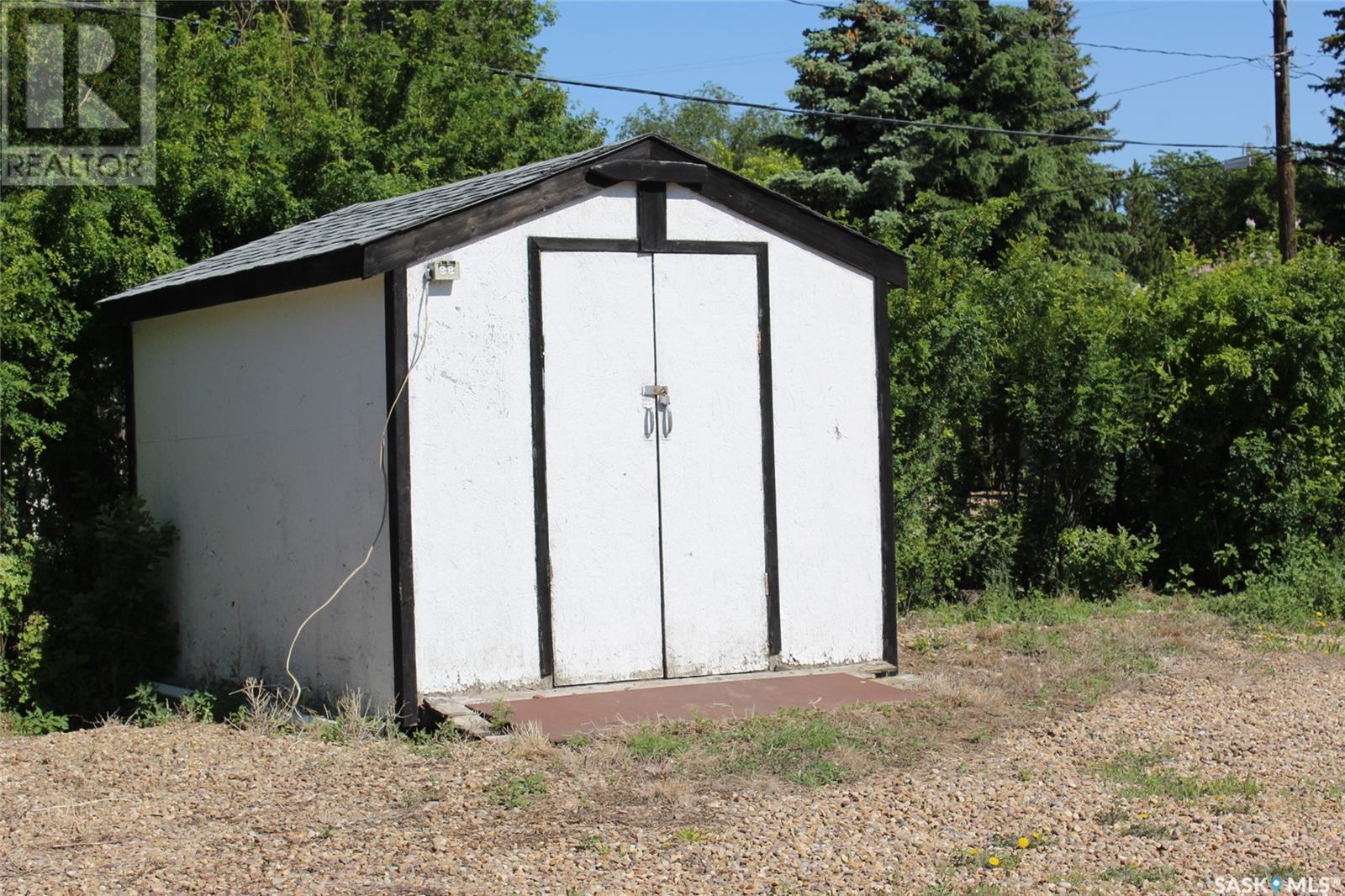 242 Cedar Avenue N, Eastend, Saskatchewan  S0N 0T0 - Photo 24 - SK983984