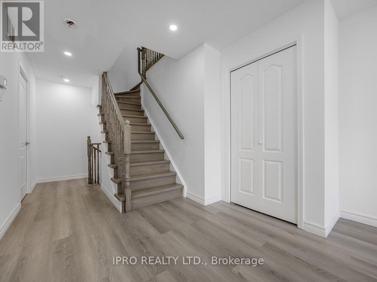 305 - 35 Strangford Lane, Toronto, Ontario  M1L 0E5 - Photo 12 - E9355884