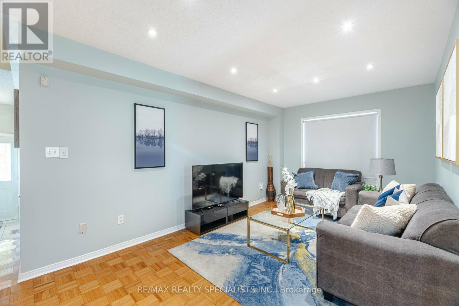 33 Cottongrass Lane, Brampton (Sandringham-Wellington), Ontario  L6R 3B1 - Photo 8 - W9355847