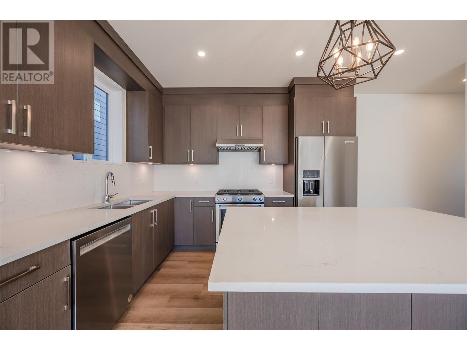 1715 Fairford Drive Unit# 101 Penticton