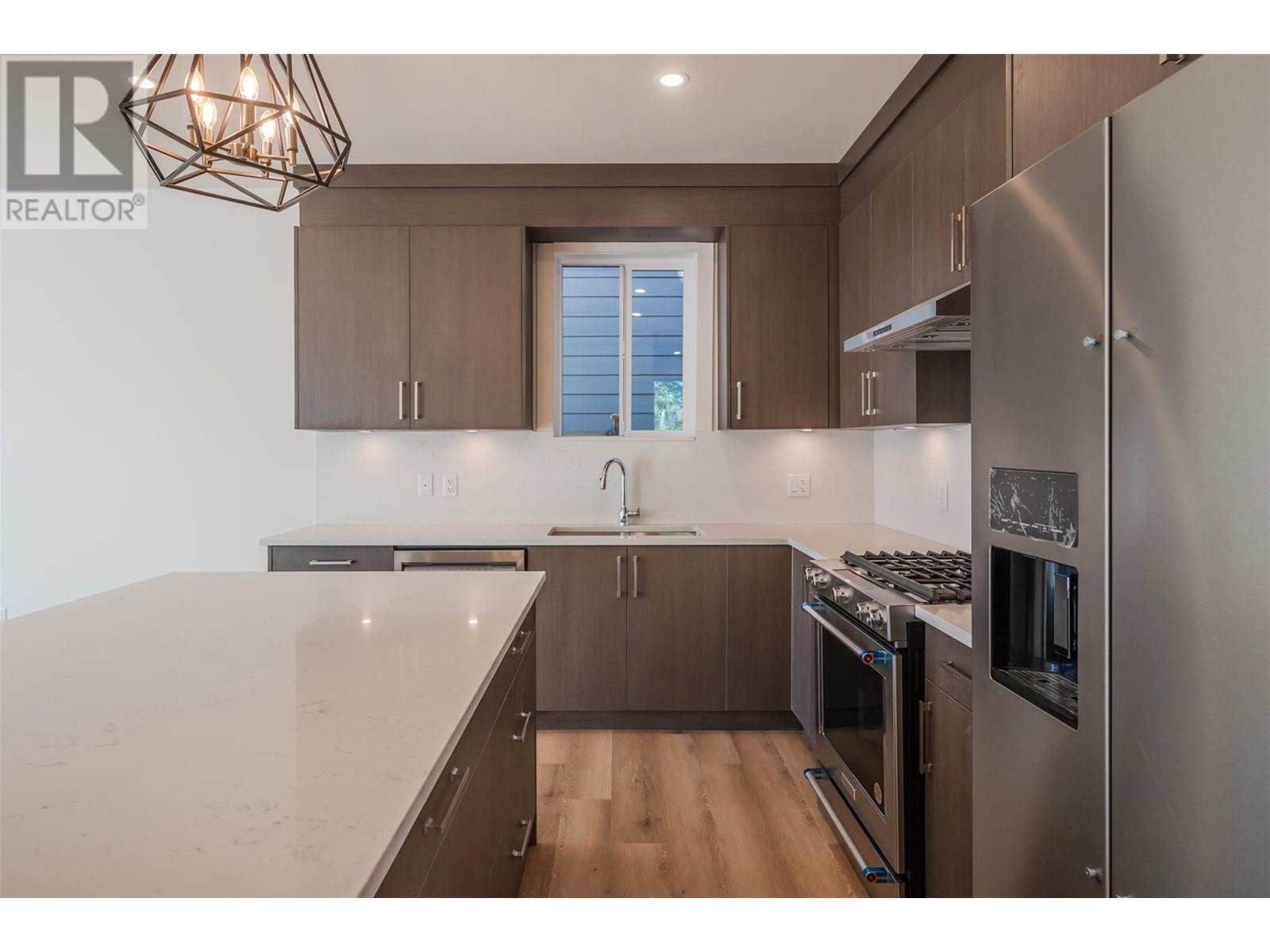 1715 Fairford Drive Unit# 101 Penticton