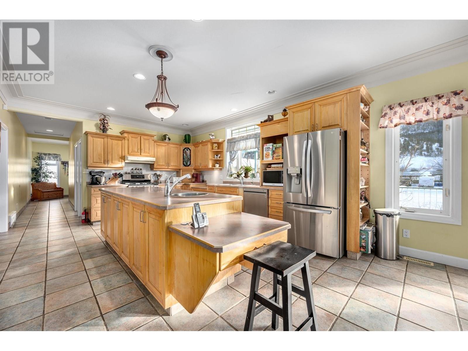 5976 Vla Rd, Chase, British Columbia  V0E 1M1 - Photo 8 - 180985