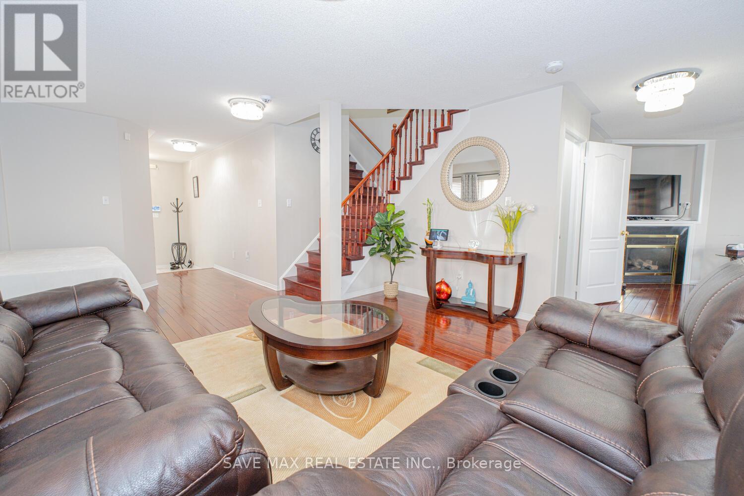 85 Botavia Downs Drive, Brampton, Ontario  L7A 3R5 - Photo 6 - W9355913