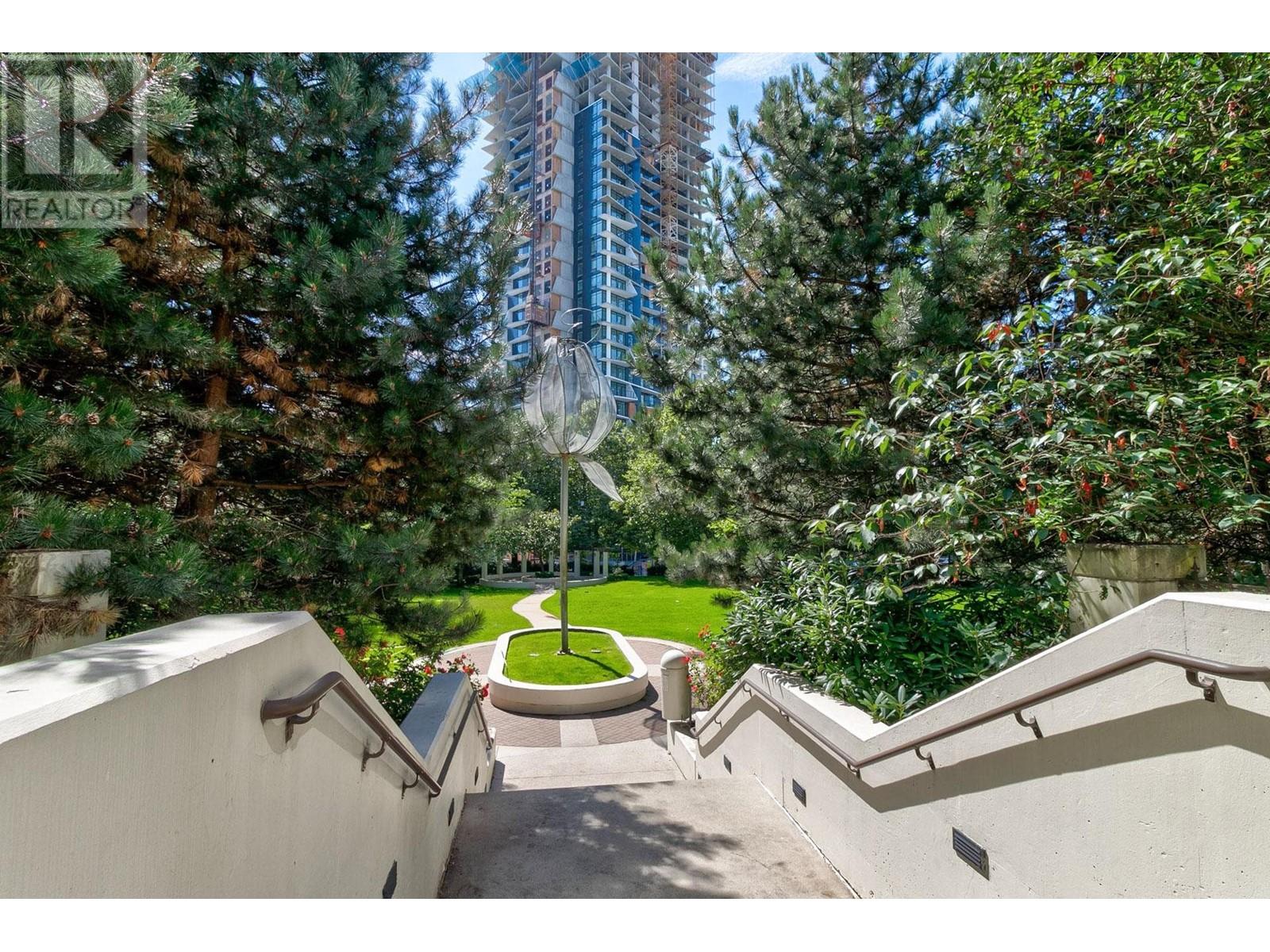 Listing Picture 39 of 40 : 1505 2088 MADISON AVENUE, Burnaby / 本拿比 - 魯藝地產 Yvonne Lu Group - MLS Medallion Club Member