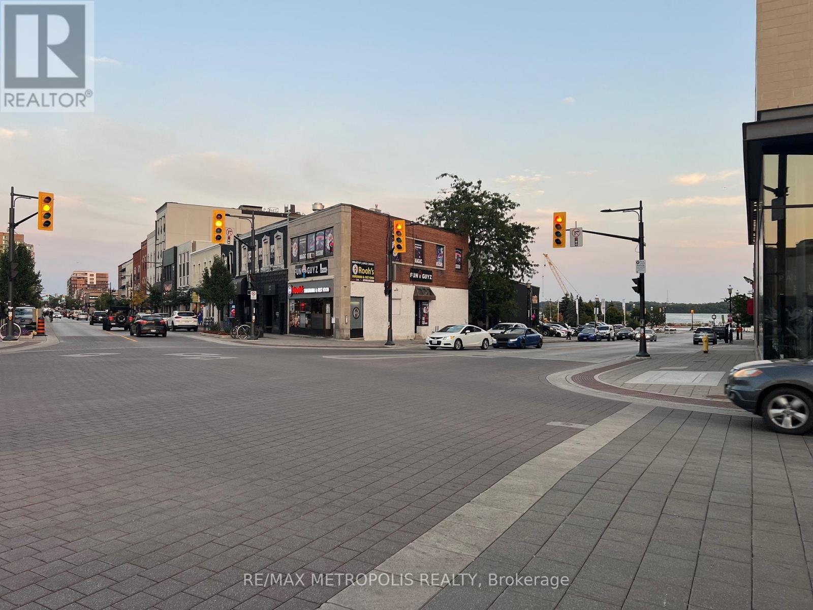 1 DUNLOP ST E, Barrie, Ontario