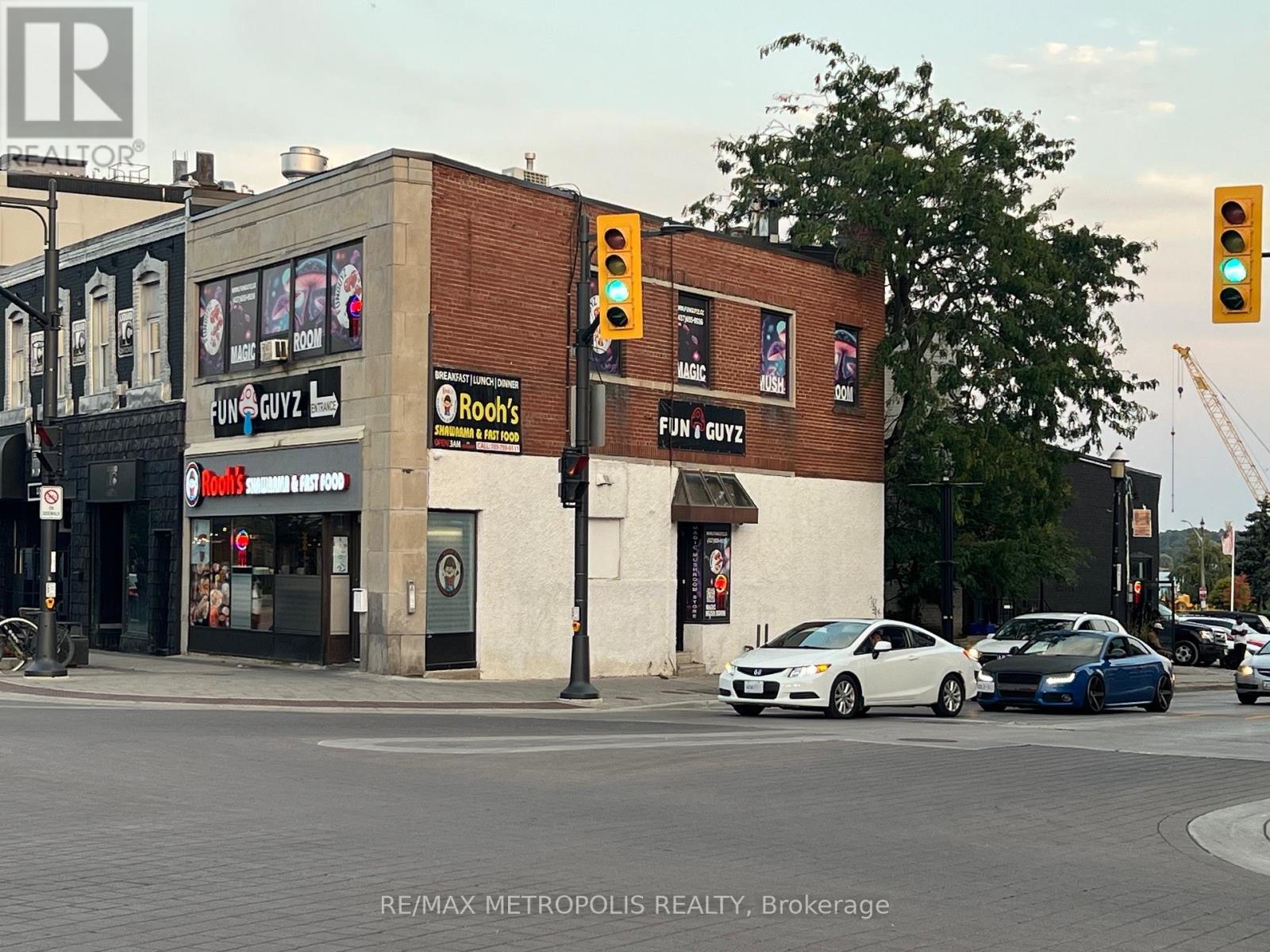 1 Dunlop St E, Barrie, Ontario  L4M 1A2 - Photo 2 - S9355989