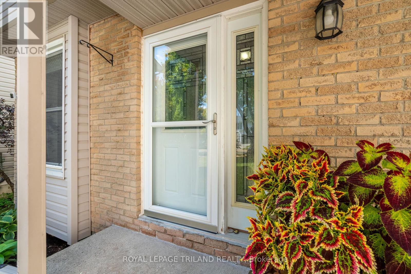 32 Winding Woods Crescent, London, Ontario  N6G 3G5 - Photo 3 - X9354667