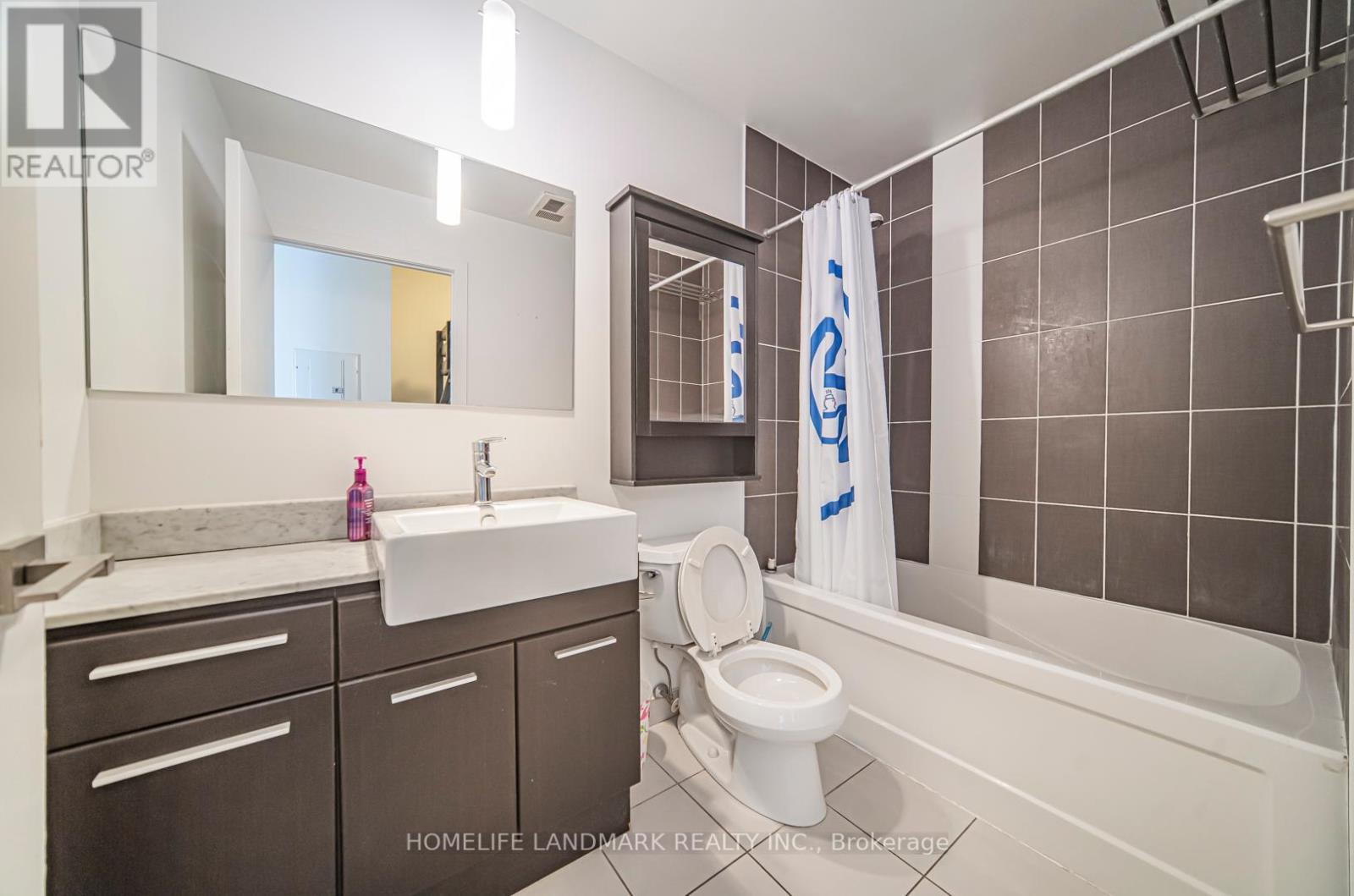 1703 - 770 Bay Street, Toronto, Ontario  M5G 0A6 - Photo 15 - C9356239