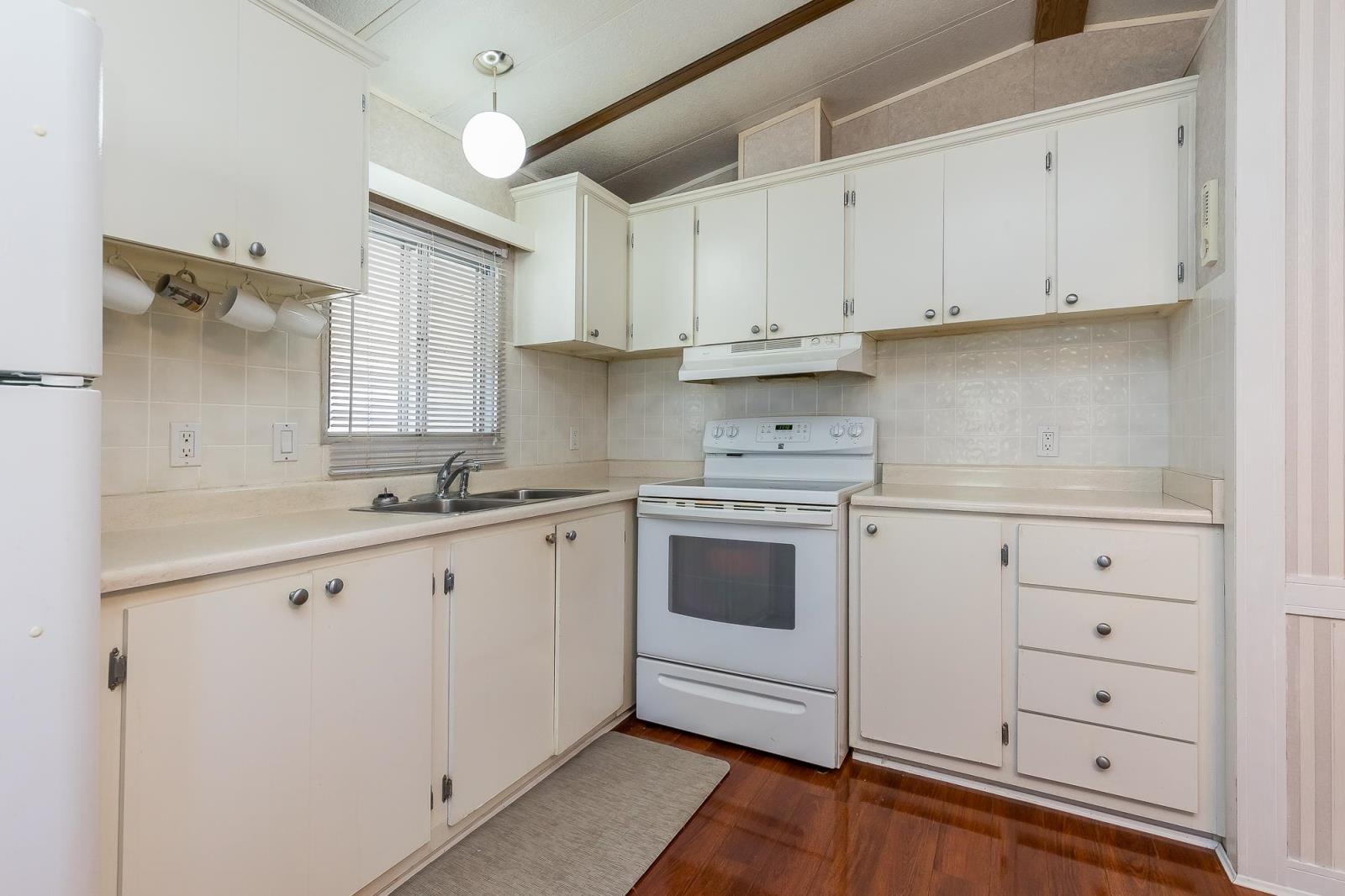Property at 39 9055 ASHWELL ROAD image 5