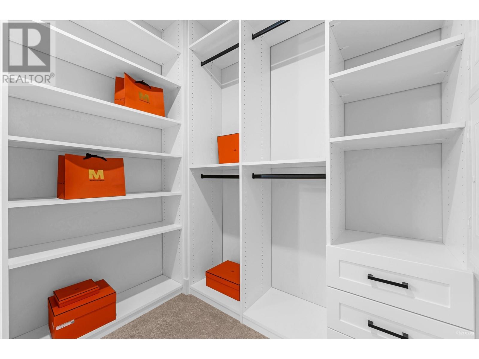 Listing Picture 23 of 39 : 1 1706 W 68TH AVENUE, Vancouver / 溫哥華 - 魯藝地產 Yvonne Lu Group - MLS Medallion Club Member