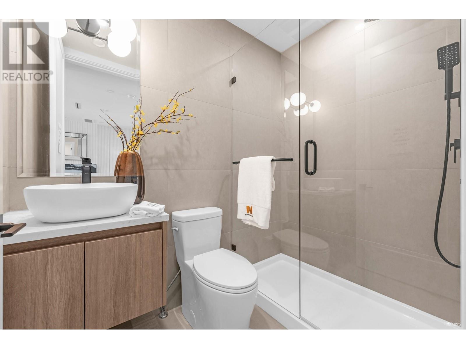 Listing Picture 19 of 39 : 1 1706 W 68TH AVENUE, Vancouver / 溫哥華 - 魯藝地產 Yvonne Lu Group - MLS Medallion Club Member