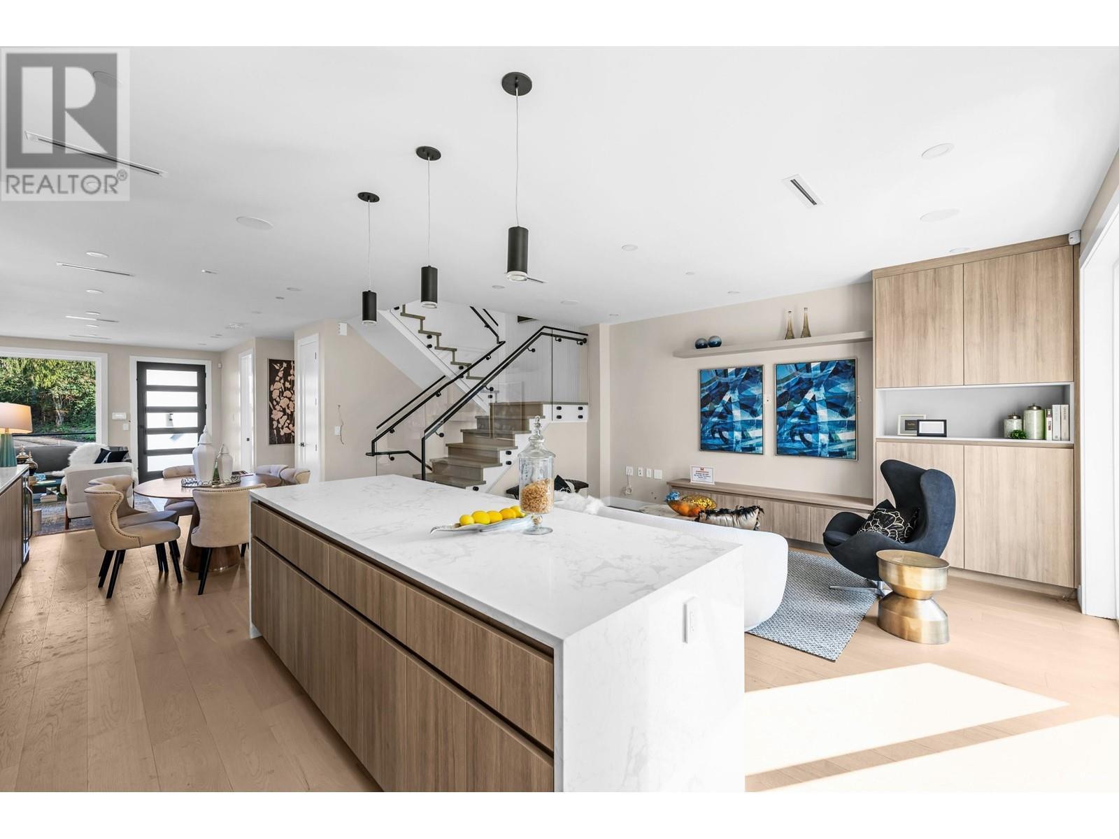 Listing Picture 14 of 39 : 1 1706 W 68TH AVENUE, Vancouver / 溫哥華 - 魯藝地產 Yvonne Lu Group - MLS Medallion Club Member