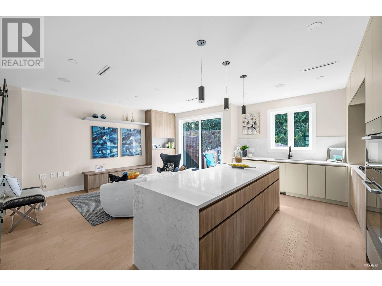 Listing Picture 10 of 39 : 1 1706 W 68TH AVENUE, Vancouver / 溫哥華 - 魯藝地產 Yvonne Lu Group - MLS Medallion Club Member