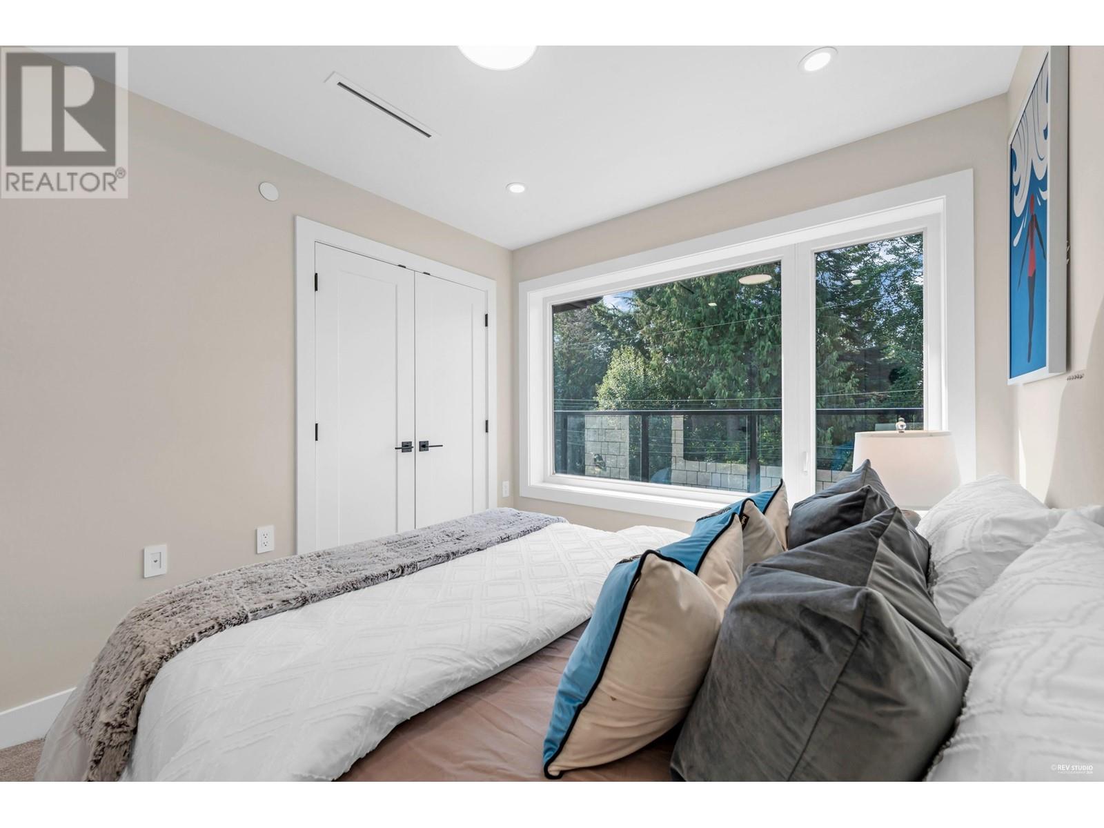 Listing Picture 27 of 39 : 1 1706 W 68TH AVENUE, Vancouver / 溫哥華 - 魯藝地產 Yvonne Lu Group - MLS Medallion Club Member