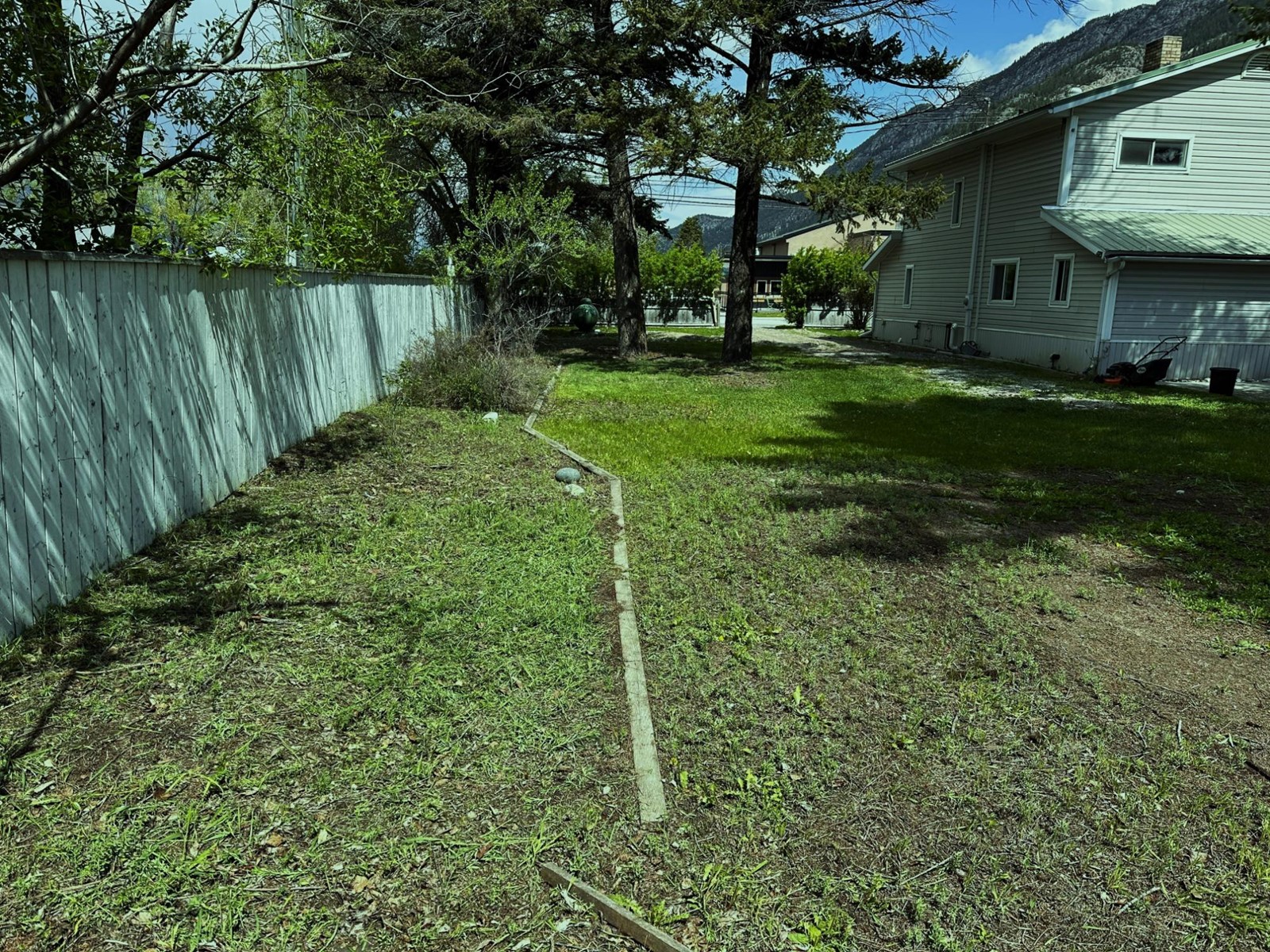 4950 Burns Avenue, Canal Flats, British Columbia  V0B 0B0 - Photo 6 - 2477076