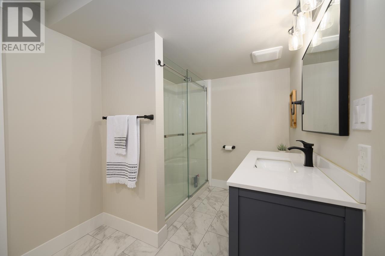 2738 Beachmount Cres, Kamloops, British Columbia  V2B 0E6 - Photo 24 - 180993