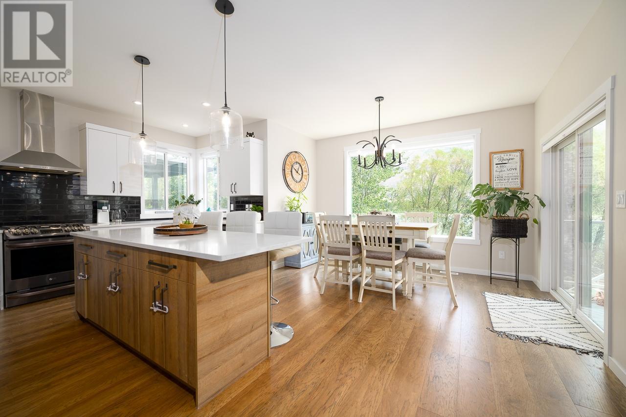 2738 Beachmount Cres, Kamloops, British Columbia  V2B 0E6 - Photo 4 - 180993