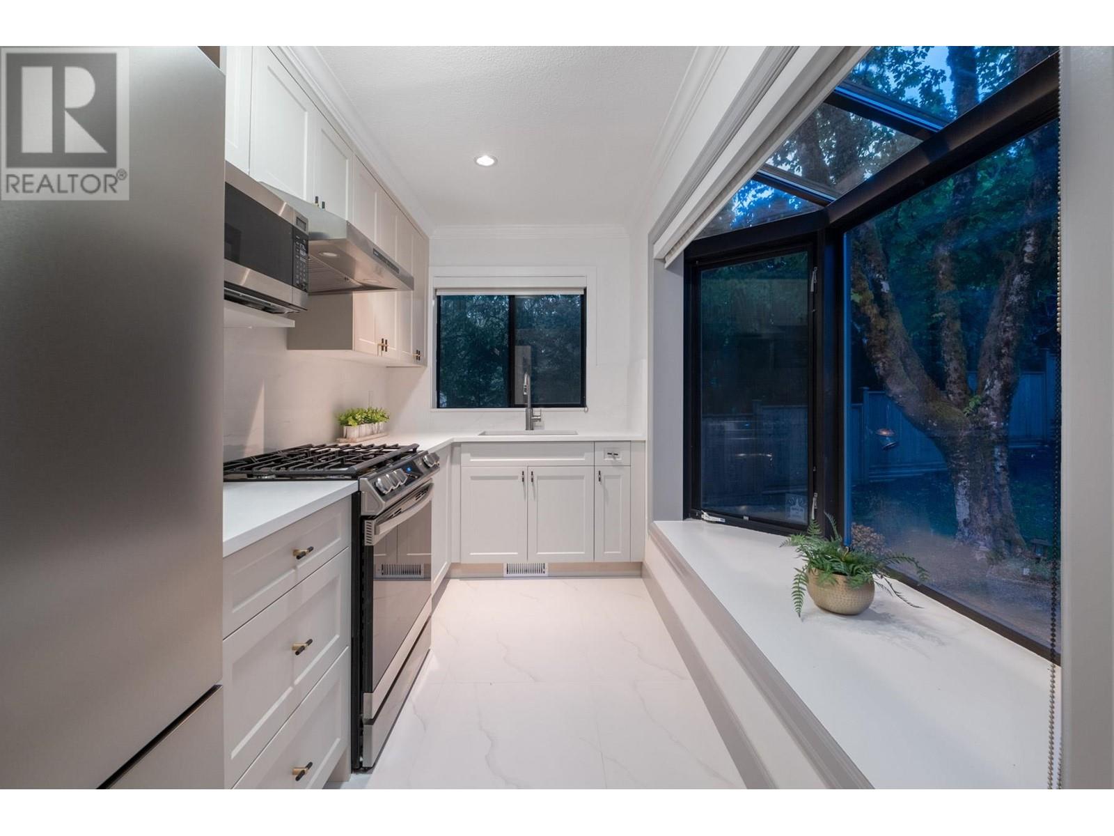 2523 Westhill Drive, West Vancouver, British Columbia  V7S 3A3 - Photo 13 - R2927280