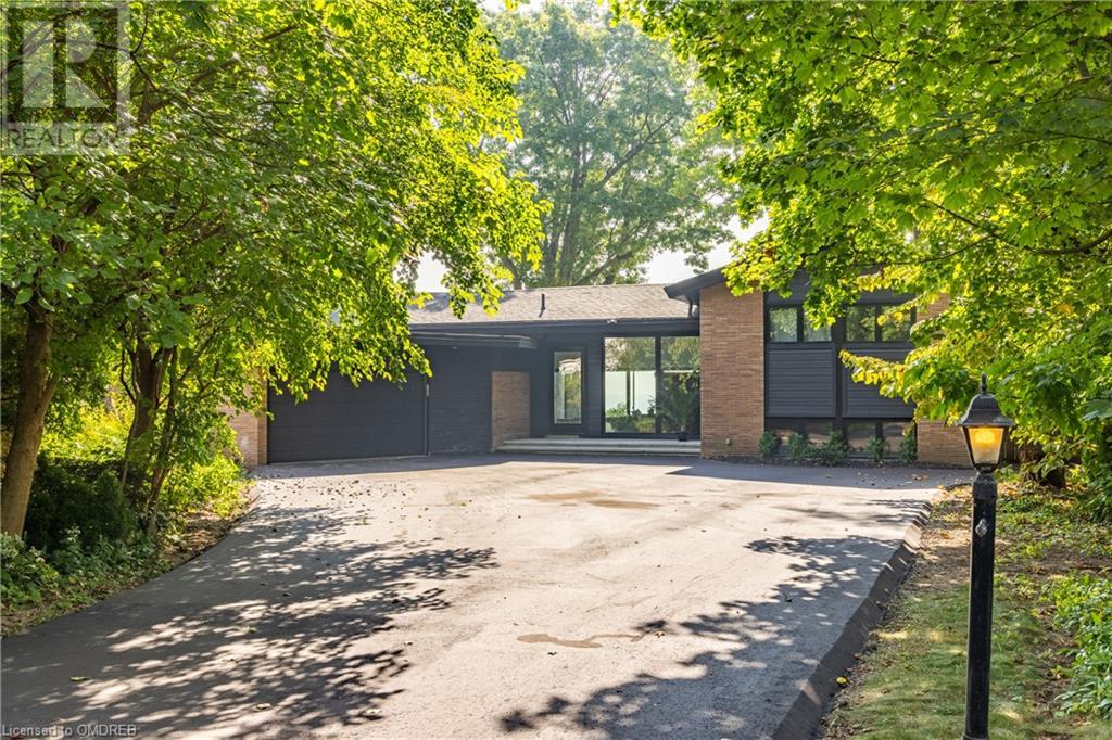 2226 Lakeshore Road, Burlington, Ontario  L7R 1A9 - Photo 2 - 40649285