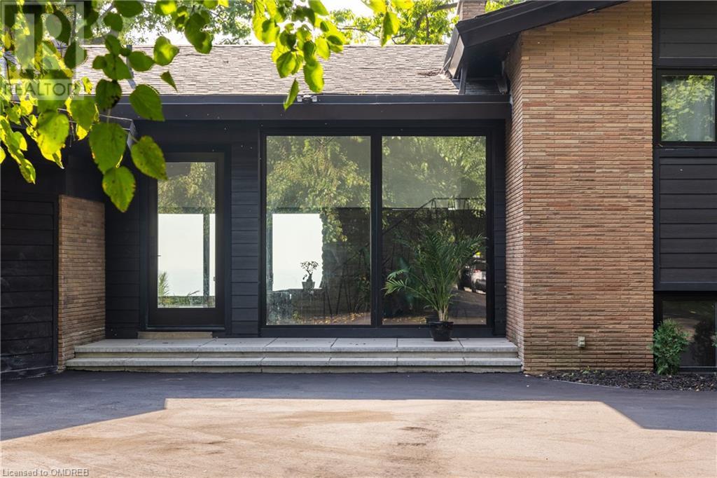 2226 Lakeshore Road, Burlington, Ontario  L7R 1A9 - Photo 4 - 40649285