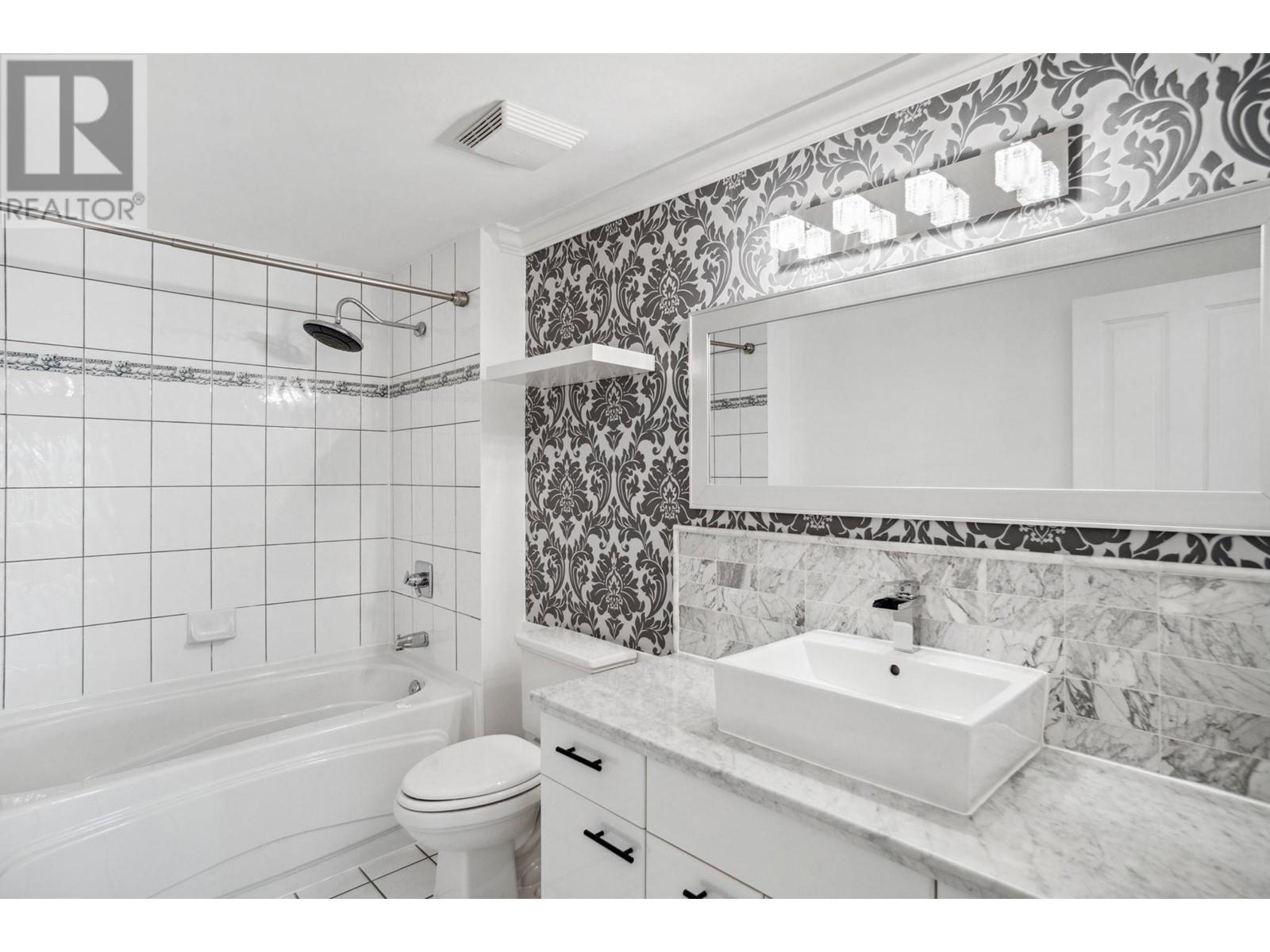 Listing Picture 23 of 38 : 1 4425 HALIFAX STREET, Burnaby / 本拿比 - 魯藝地產 Yvonne Lu Group - MLS Medallion Club Member