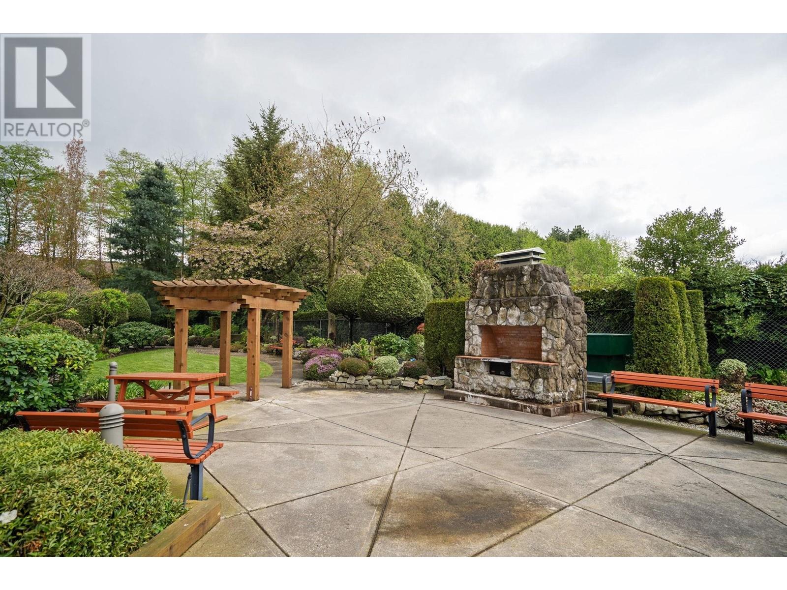 Listing Picture 33 of 38 : 1 4425 HALIFAX STREET, Burnaby / 本拿比 - 魯藝地產 Yvonne Lu Group - MLS Medallion Club Member