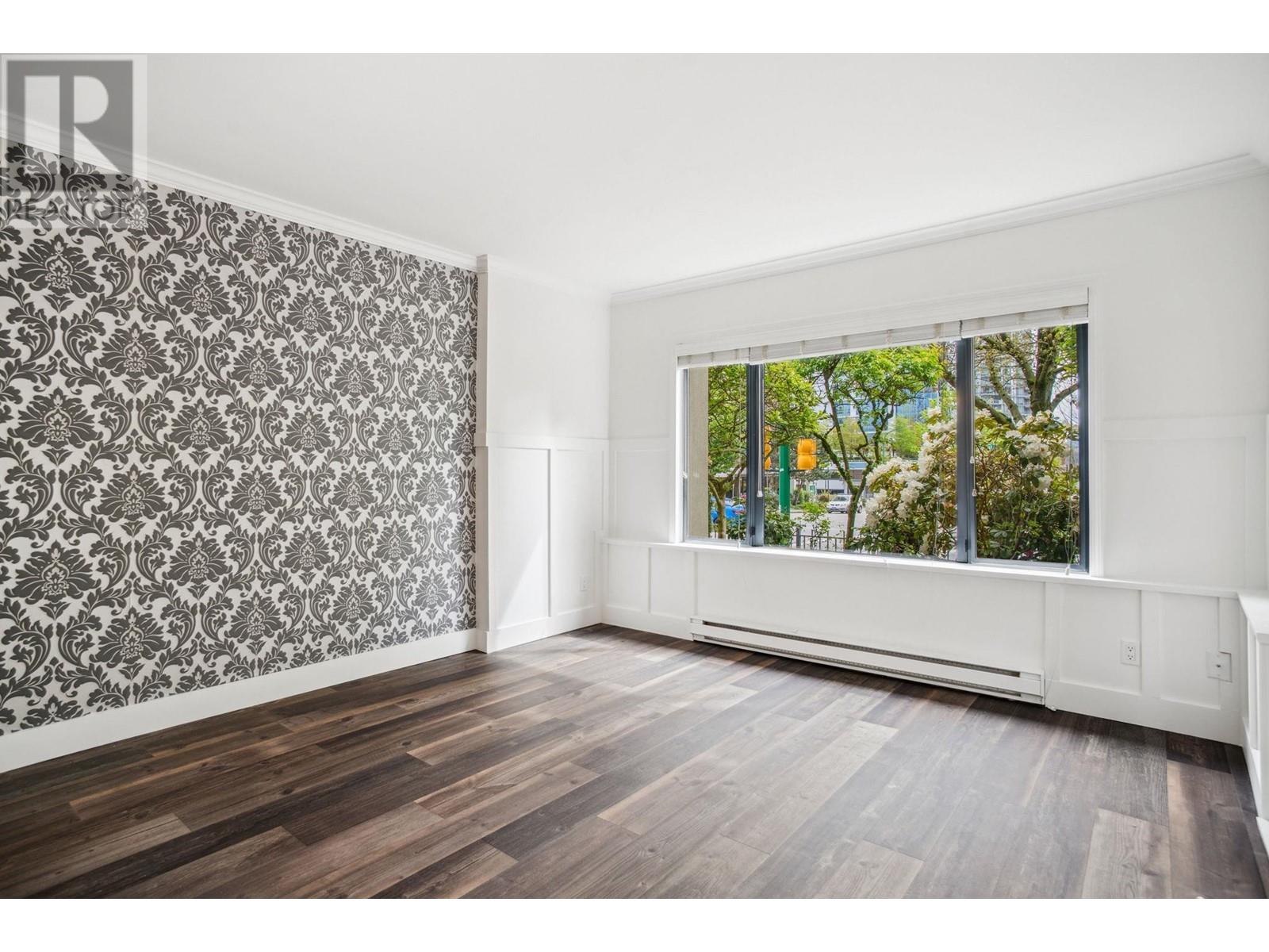 Listing Picture 19 of 38 : 1 4425 HALIFAX STREET, Burnaby / 本拿比 - 魯藝地產 Yvonne Lu Group - MLS Medallion Club Member