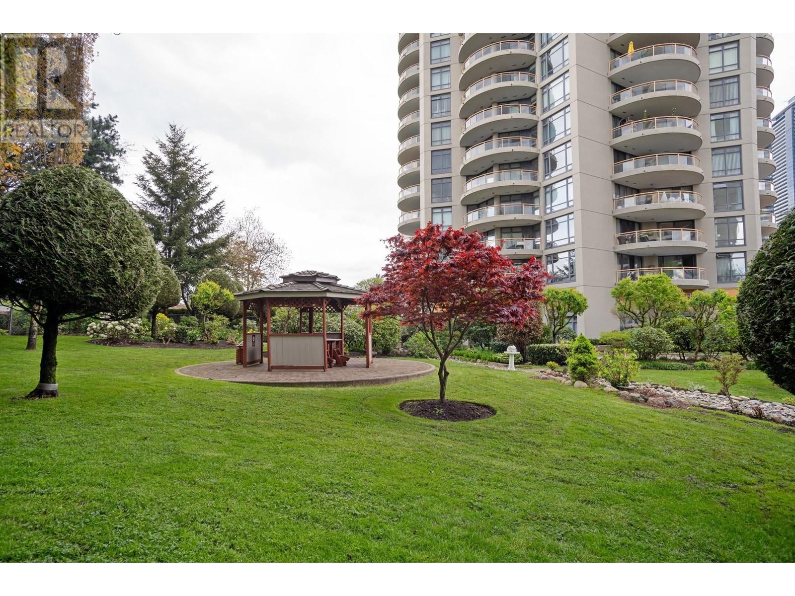 Listing Picture 32 of 38 : 1 4425 HALIFAX STREET, Burnaby / 本拿比 - 魯藝地產 Yvonne Lu Group - MLS Medallion Club Member