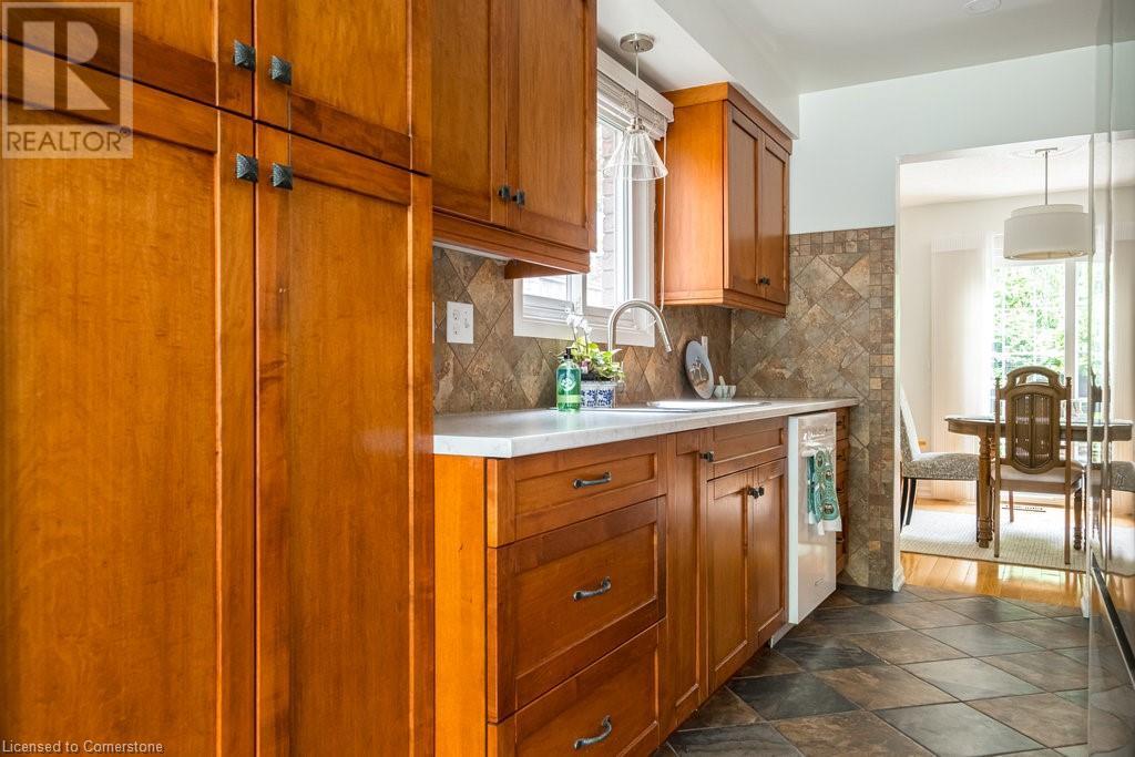 4 Knollwood Court, Dundas, Ontario  L9H 7A4 - Photo 14 - 40649324