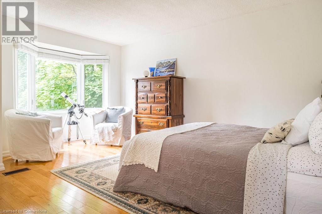 4 Knollwood Court, Dundas, Ontario  L9H 7A4 - Photo 21 - 40649324