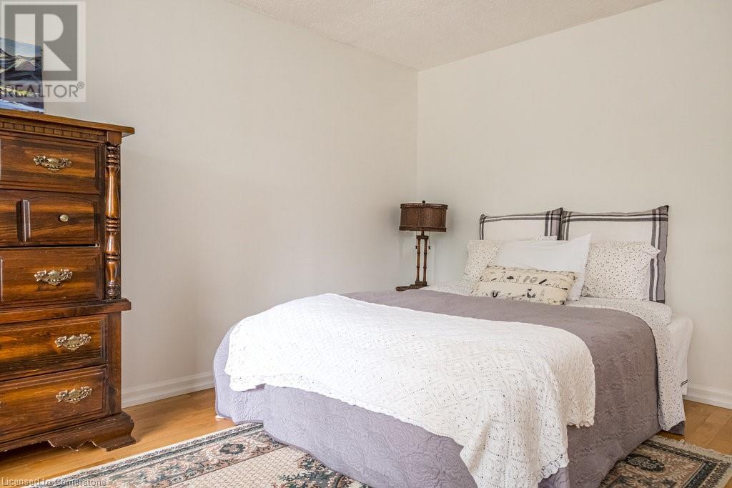 4 Knollwood Court, Dundas, Ontario  L9H 7A4 - Photo 23 - 40649324