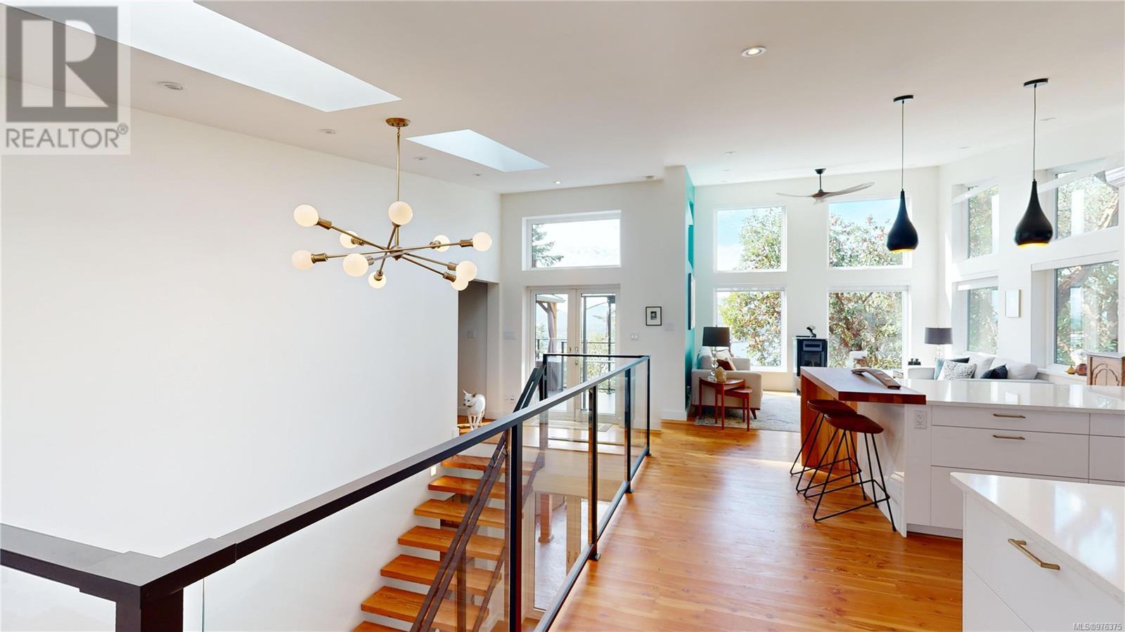 Property at 1322 Harrison Way image 3