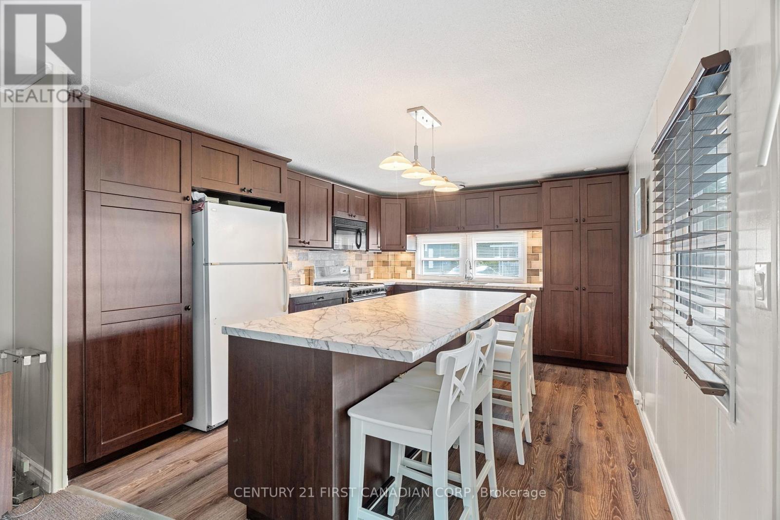 48 Starlit Lane, Bluewater (Zurich), Ontario  N0M 2T0 - Photo 10 - X9356744