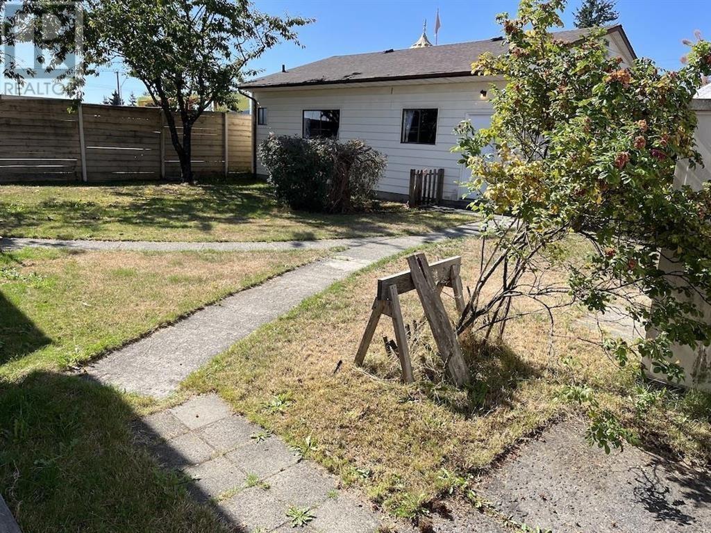 Listing Picture 21 of 25 : 7225 GILLEY AVENUE, Burnaby / 本拿比 - 魯藝地產 Yvonne Lu Group - MLS Medallion Club Member