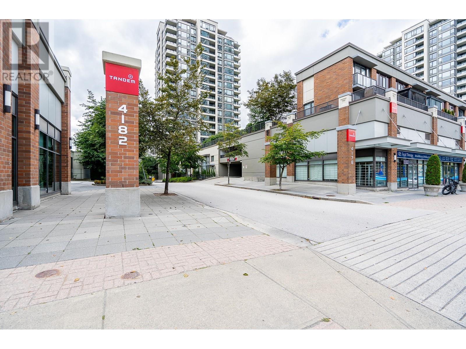 807 4182 DAWSON STREET, Burnaby, British Columbia