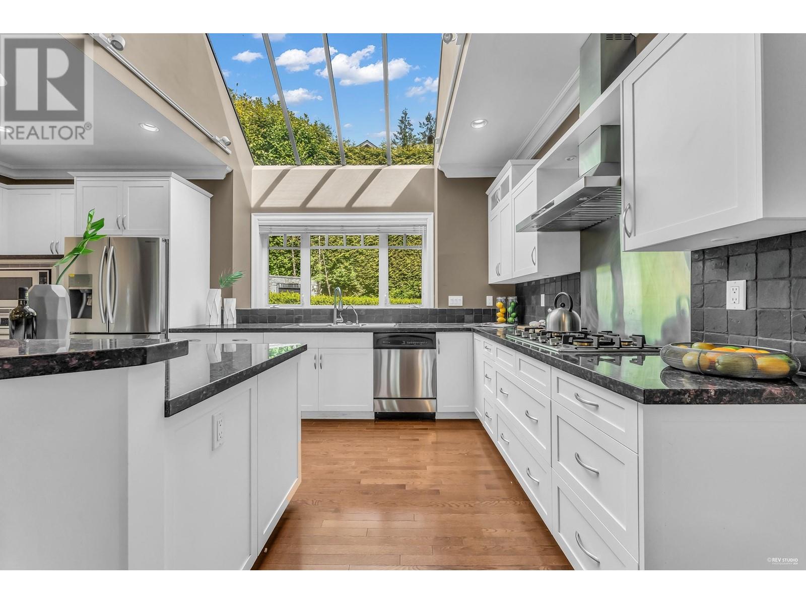 4683 Decourcy Court, West Vancouver, British Columbia  V7W 3J5 - Photo 22 - R2927406