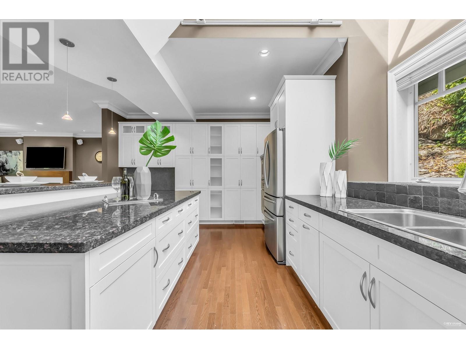 4683 Decourcy Court, West Vancouver, British Columbia  V7W 3J5 - Photo 24 - R2927406