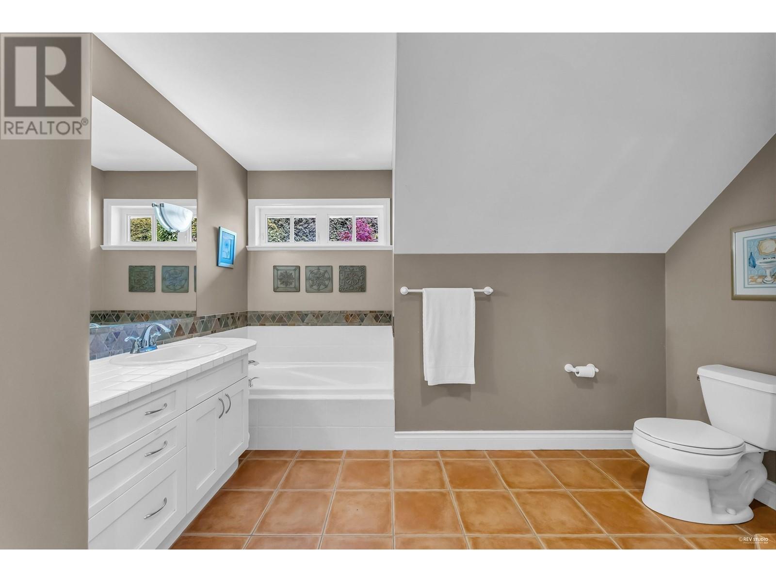 4683 Decourcy Court, West Vancouver, British Columbia  V7W 3J5 - Photo 35 - R2927406