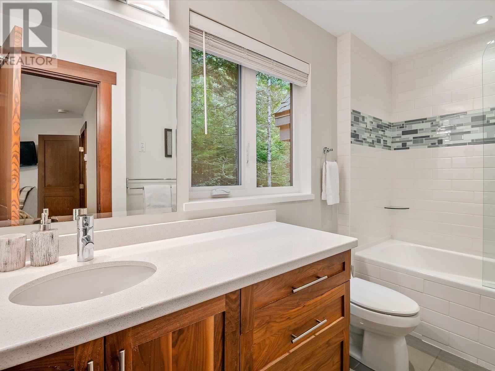 19 4645 Blackcomb Way, Whistler, British Columbia  V8E 0Y7 - Photo 18 - R2927509
