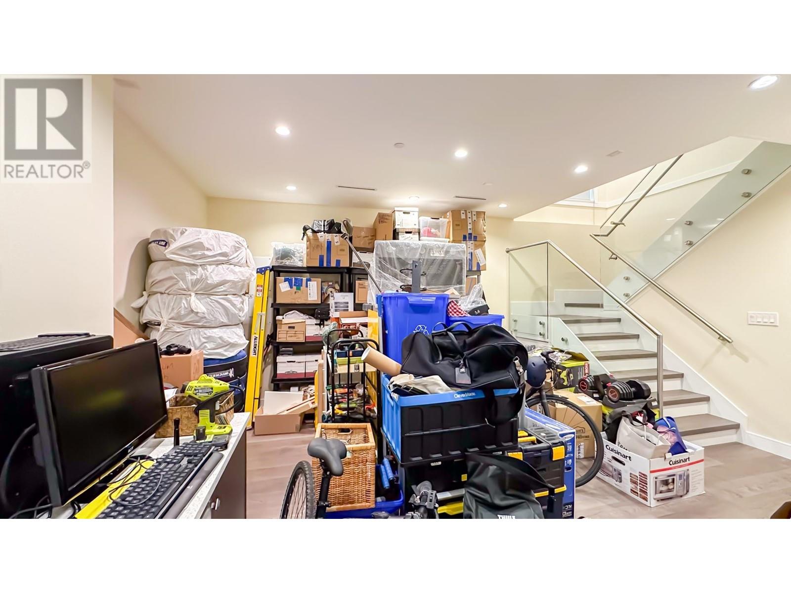 Listing Picture 21 of 38 : 975 W 23RD AVENUE, Vancouver / 溫哥華 - 魯藝地產 Yvonne Lu Group - MLS Medallion Club Member