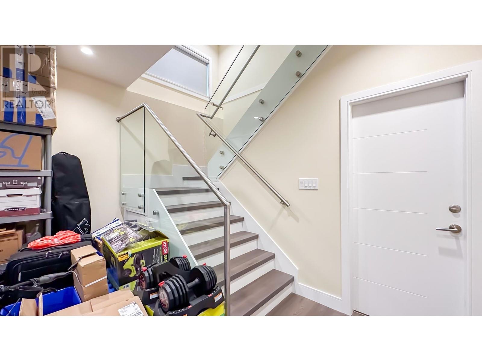 Listing Picture 22 of 38 : 975 W 23RD AVENUE, Vancouver / 溫哥華 - 魯藝地產 Yvonne Lu Group - MLS Medallion Club Member