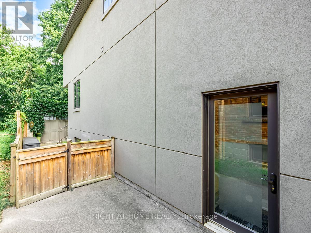 35 Moynes Avenue, Toronto, Ontario  M8Y 3B7 - Photo 31 - W9356887