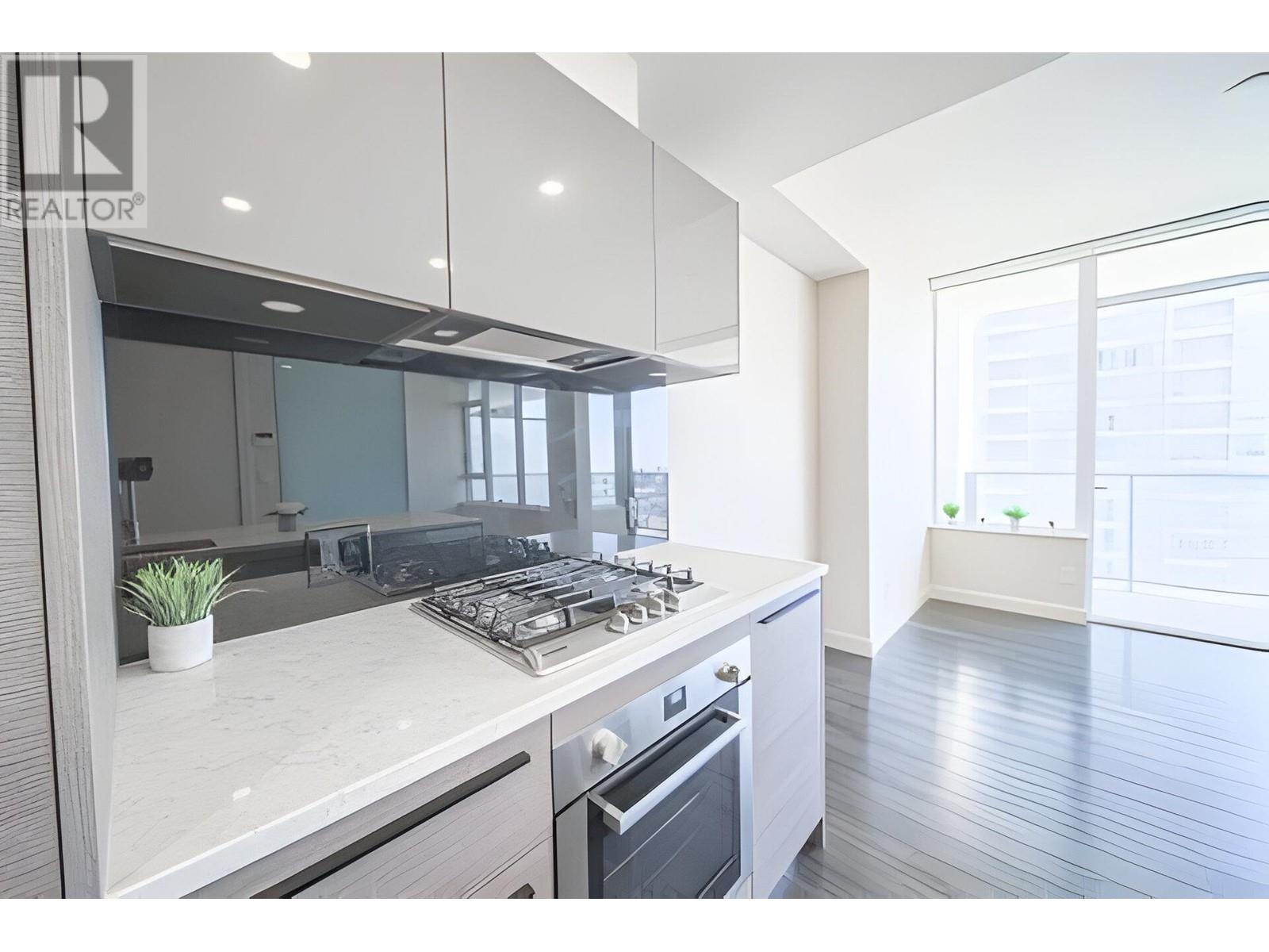 Listing Picture 4 of 15 : 1003 6383 MCKAY AVENUE, Burnaby / 本拿比 - 魯藝地產 Yvonne Lu Group - MLS Medallion Club Member